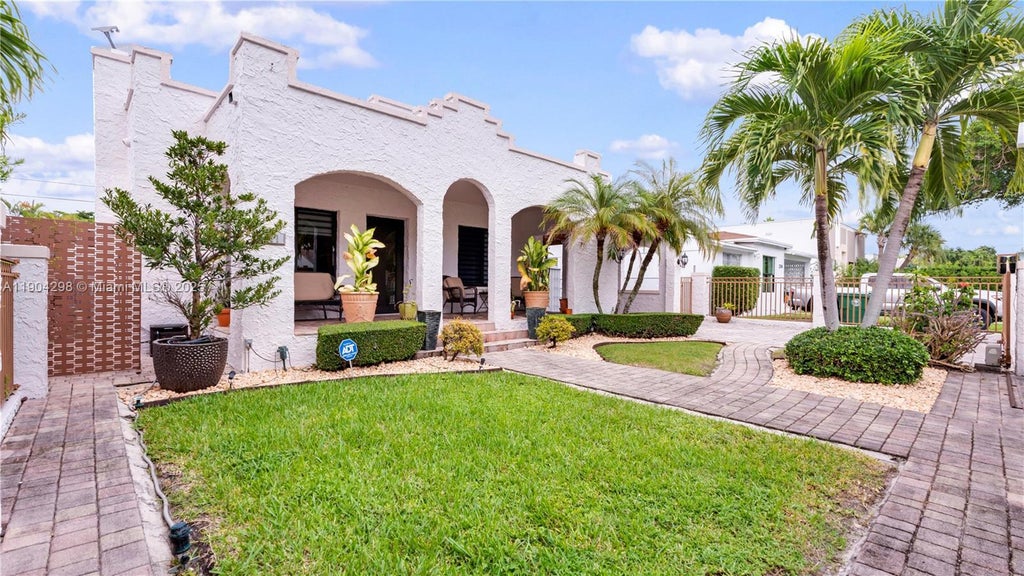 2271 Sw 25th St 2271, Miami