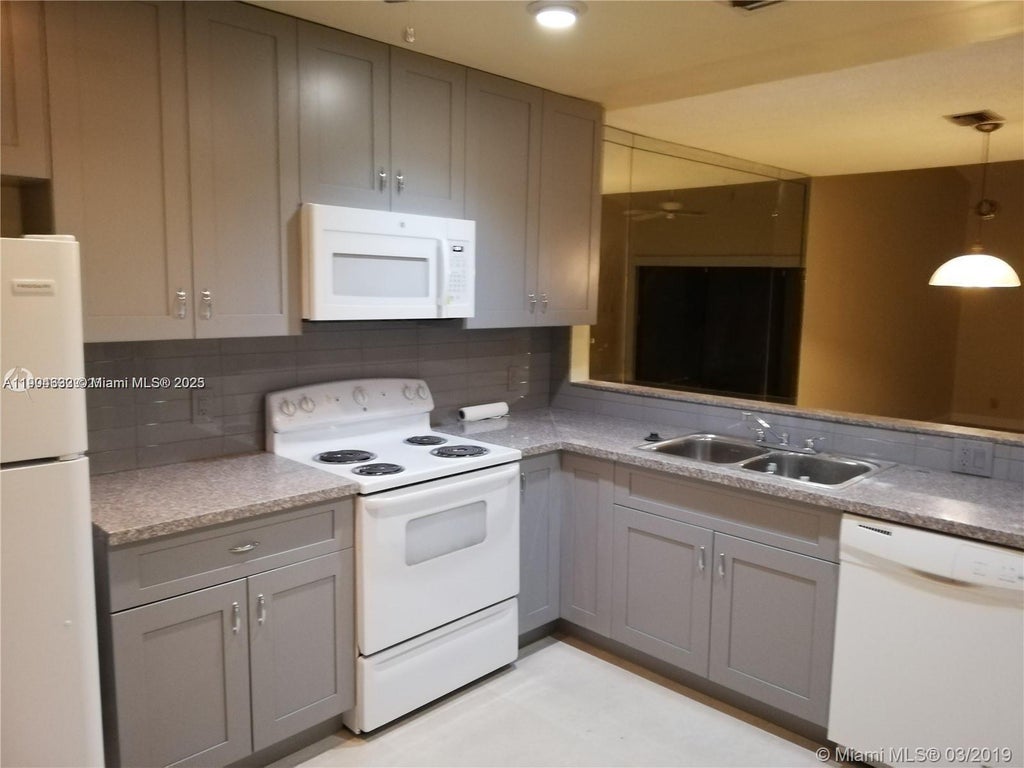 6985 Nw 29th Ln, Fort Lauderdale