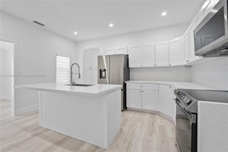 Photo of Listing #A11904558