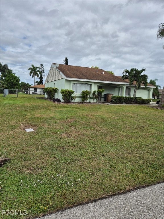 927 Se 19th St, Cape Coral