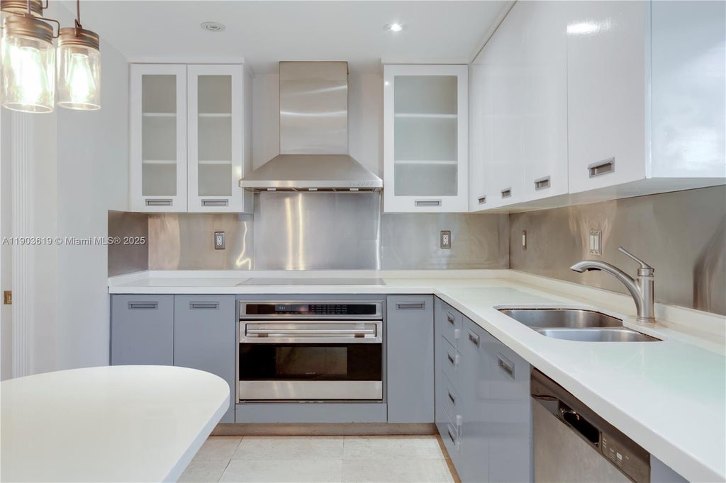 525 Glenridge Rd, Key Biscayne