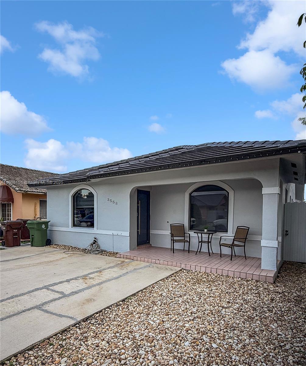3558 W 72nd Pl, Hialeah