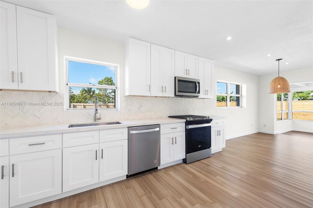 9411 Jamaica Dr, Cutler Bay