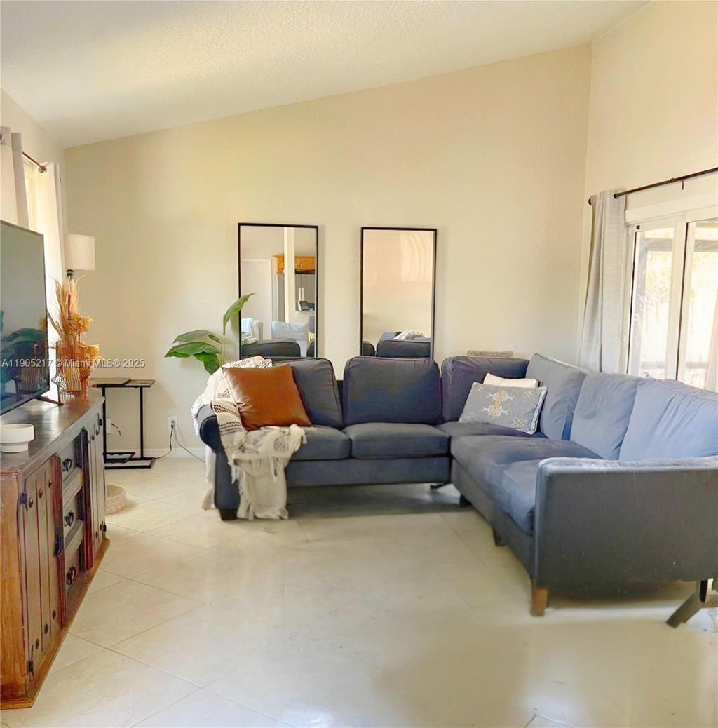 15916 E Wind Cir 1, Sunrise