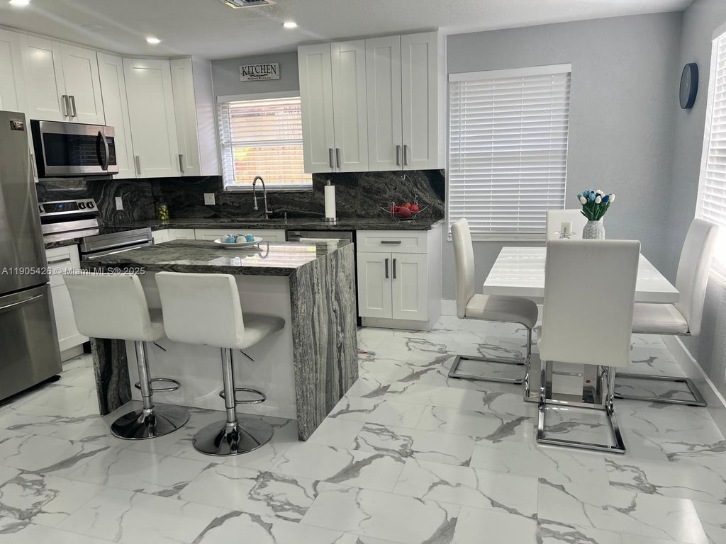 12268 Sw 202nd St ., Miami