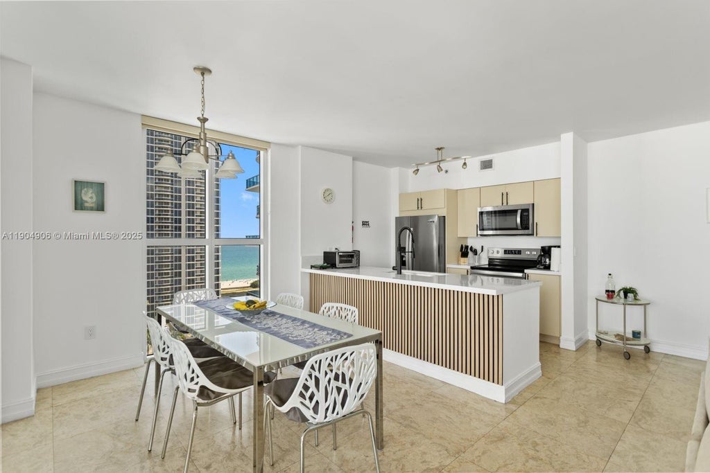 17555 Atlantic Blvd Ph7, Sunny Isles Beach
