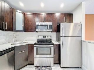 Photo of Listing #A11905574