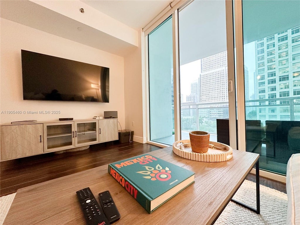 951 Brickell Ave 601, Miami