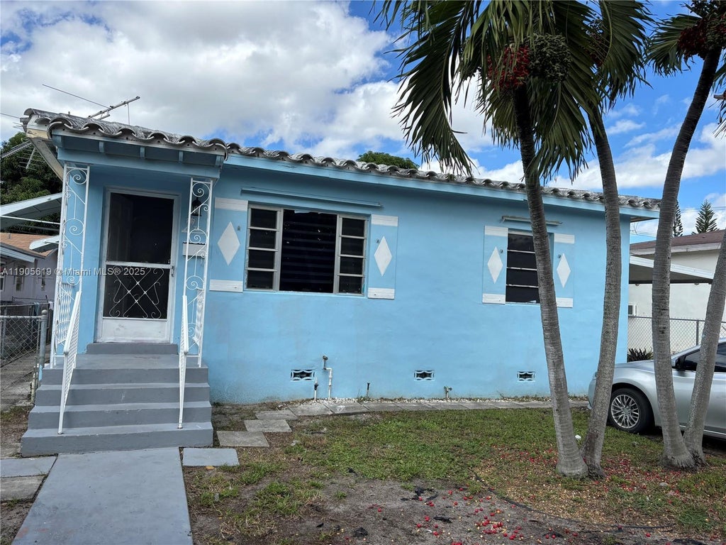 75 E 13th St, Hialeah