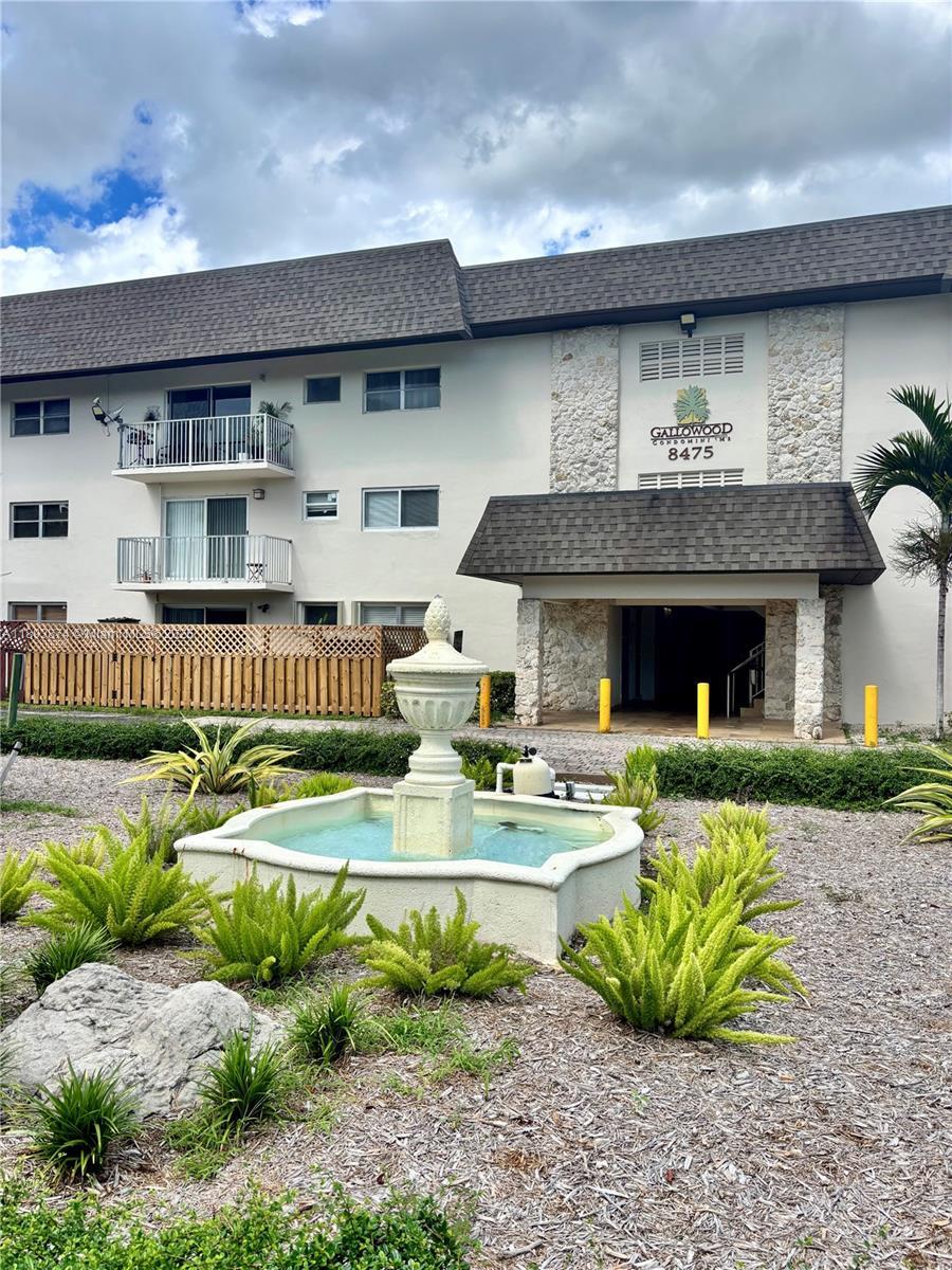 8475 Sw 94th St 211e, Miami