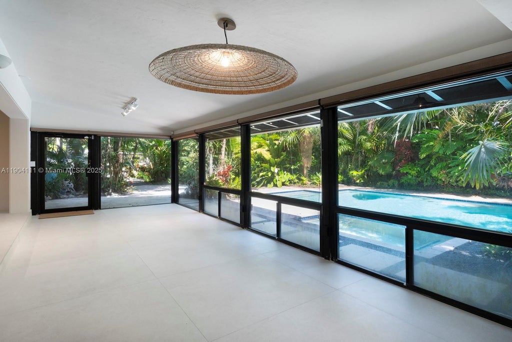 1107 Ne 118th St 1107, Biscayne Park