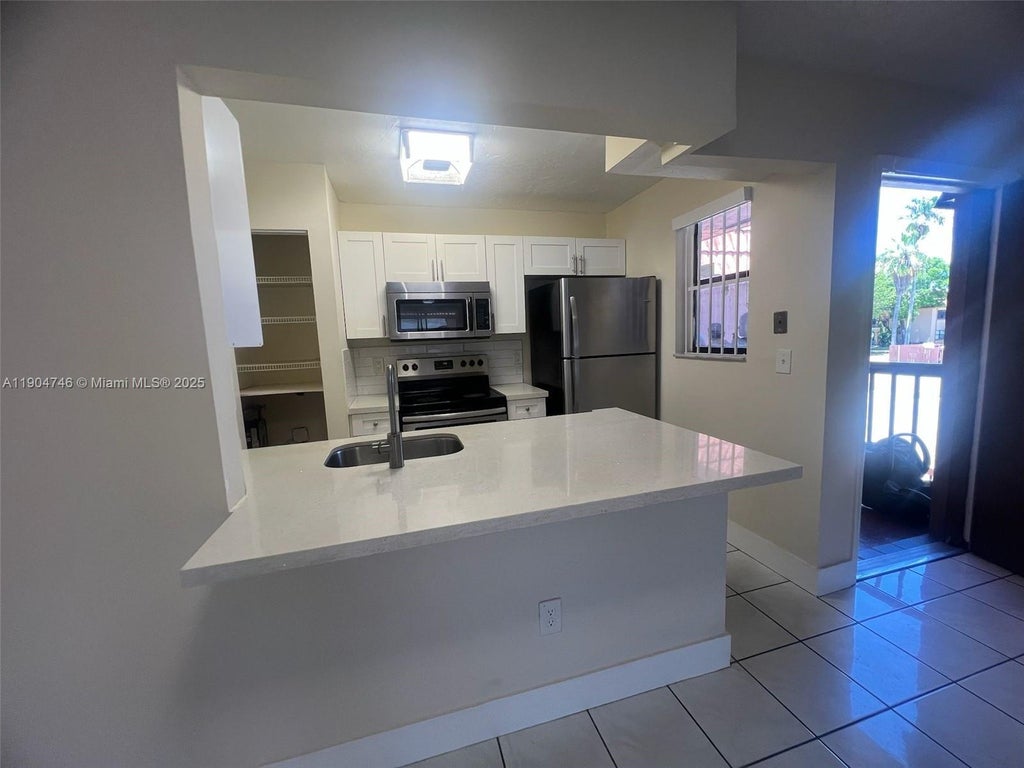 6560 W 27th Ct 2157, Hialeah