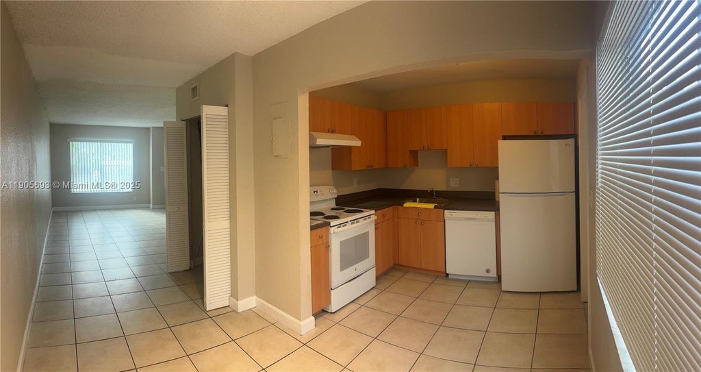 4672 Nw 9th Dr 4672, Plantation