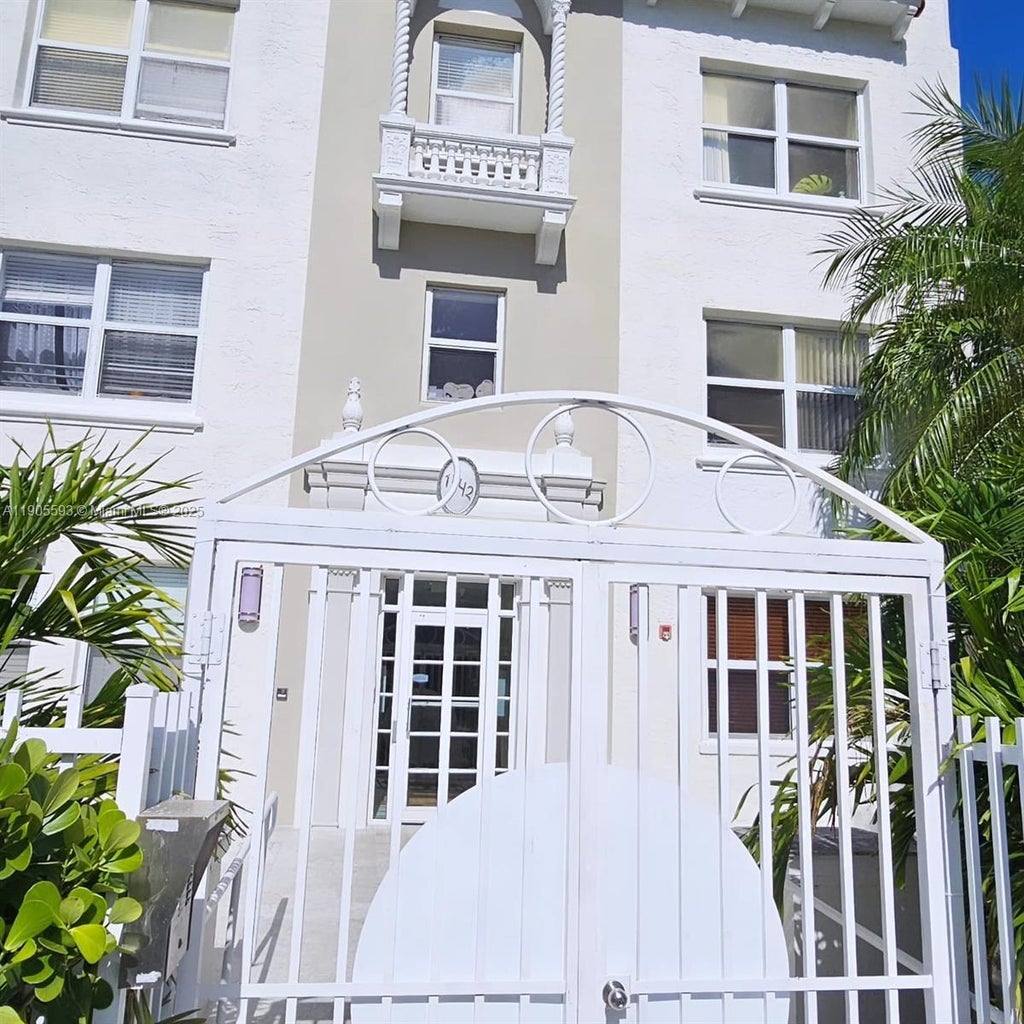 1542 Drexel Ave 208, Miami Beach
