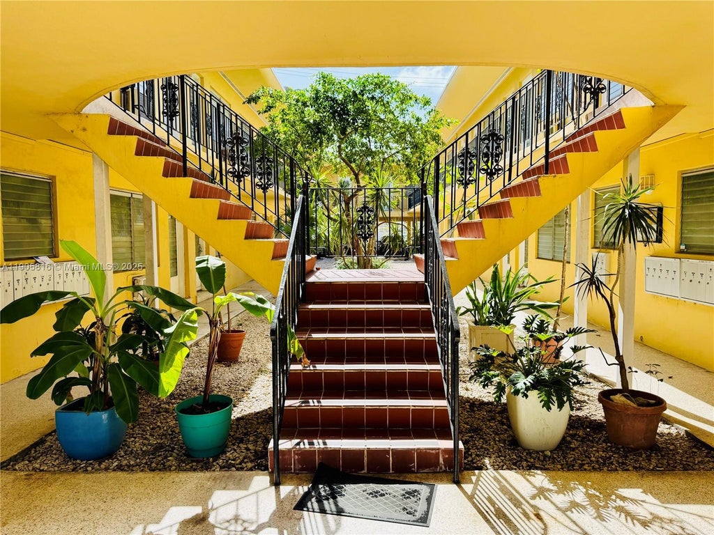 75 Washington Ave 10, Miami Beach