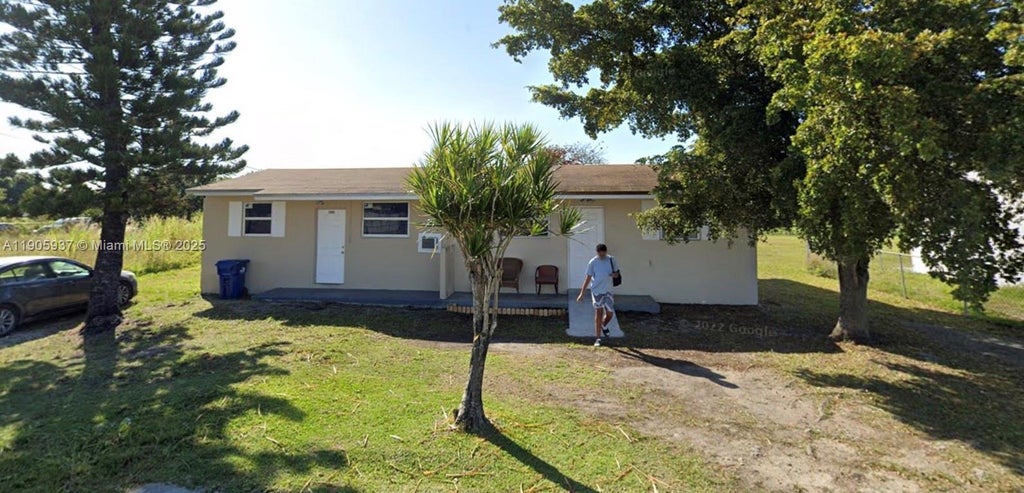 11800 Sw 212th St 11800, Miami