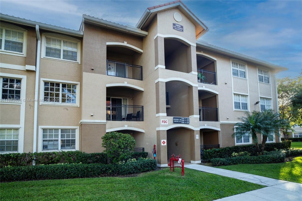 11650 Sw 2nd St 16206, Pembroke Pines