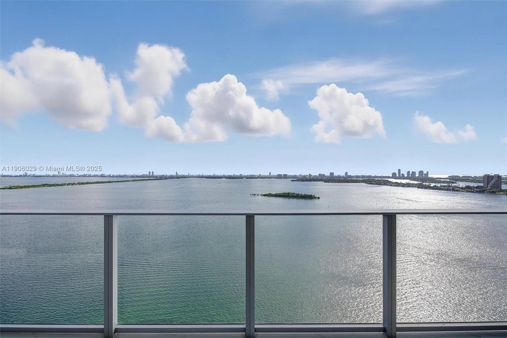 700 Ne 24 St 2406, Miami