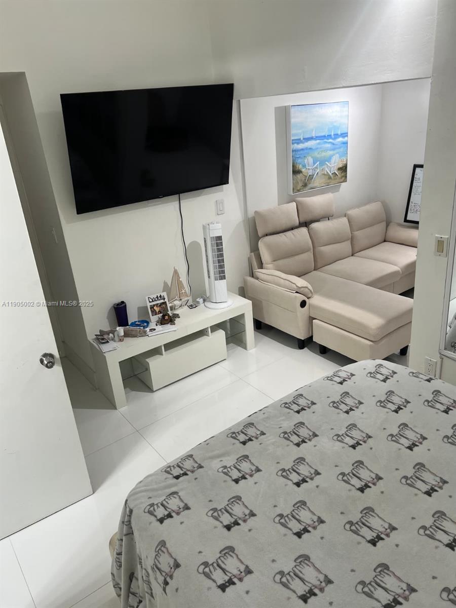 246 Poinciana Dr 504, Sunny Isles Beach