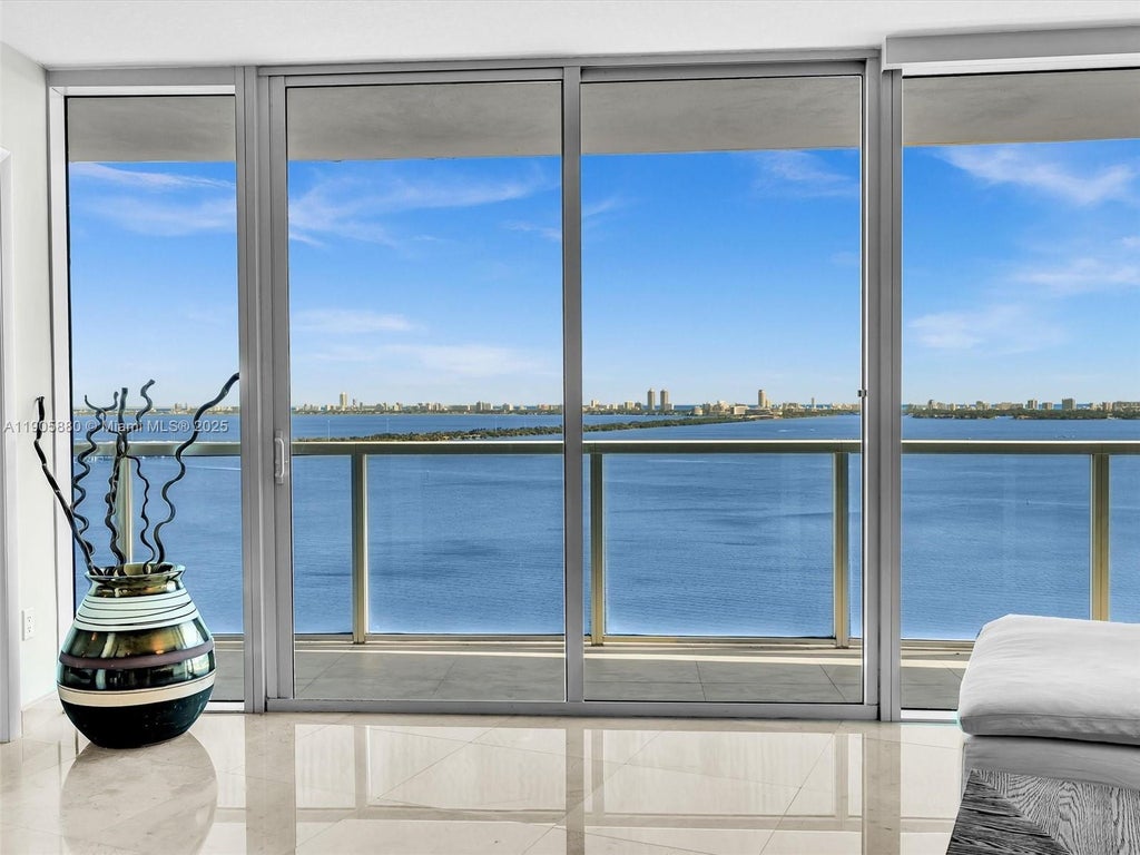 665 Ne 25th St 2104, Miami