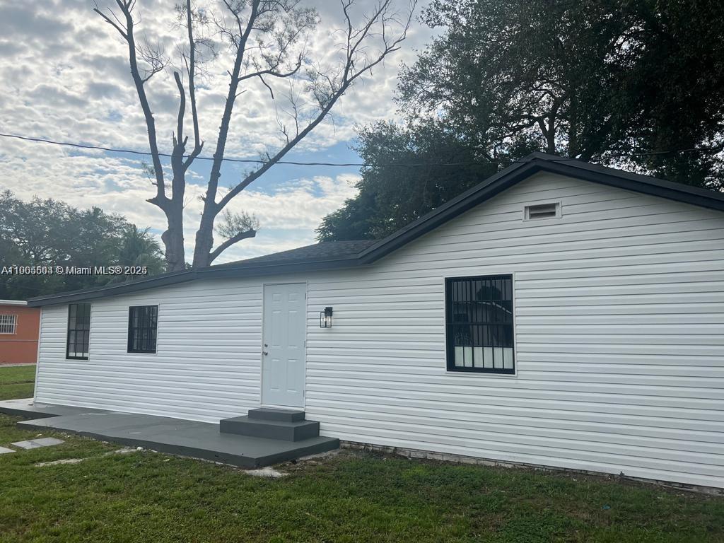 1934 Nw 92nd St A, Miami