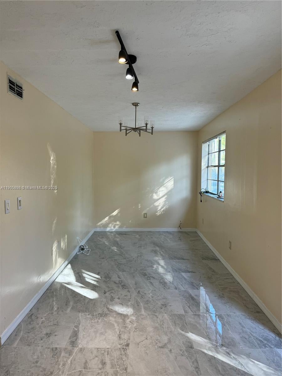 290 Ne 154th St, Miami