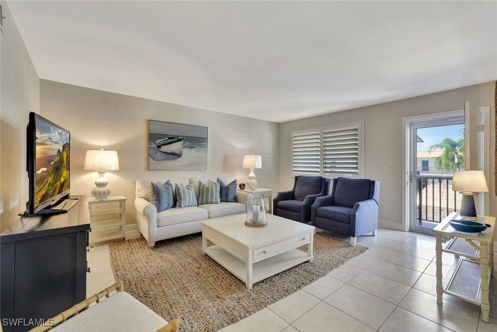 766 Central Ave 304, Naples