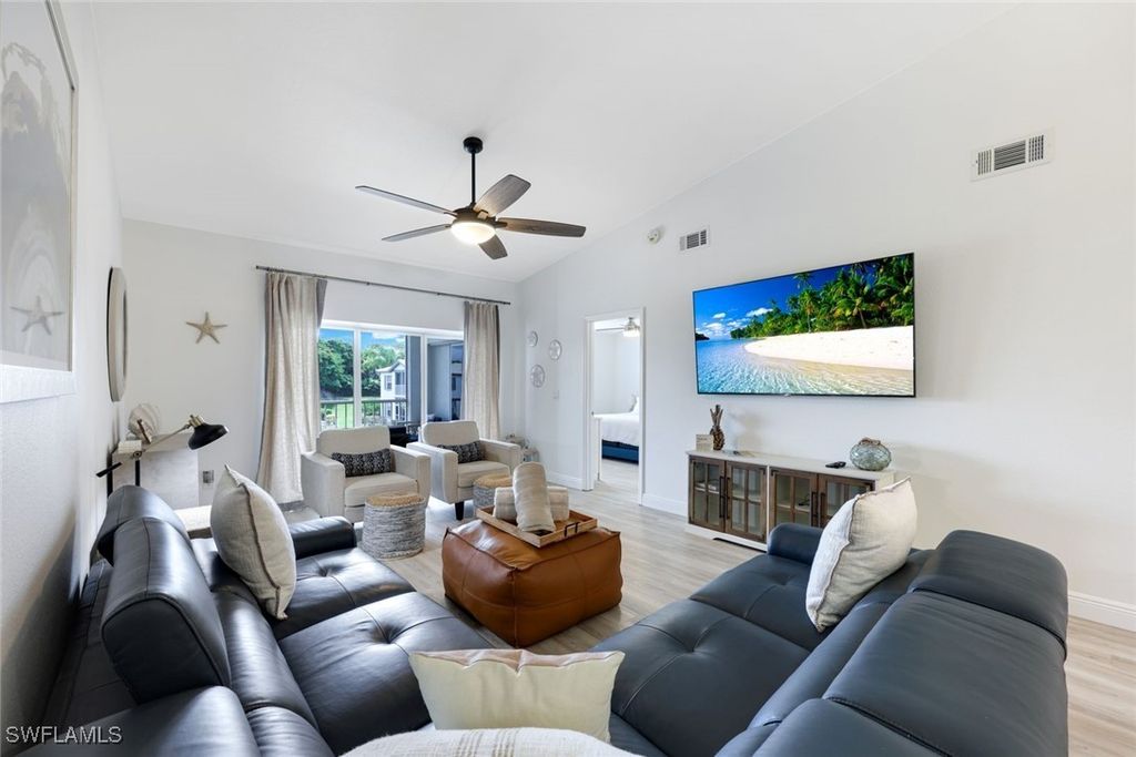 824 Tanbark Dr 204, Naples