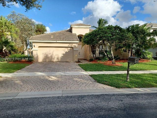 6539 Stonehurst Cir, Lake Worth