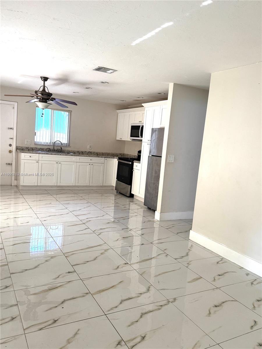 1945 Pierce St 1, Hollywood