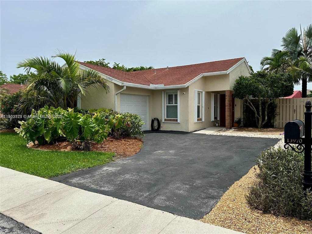 13970 Beechwood 13970, Davie