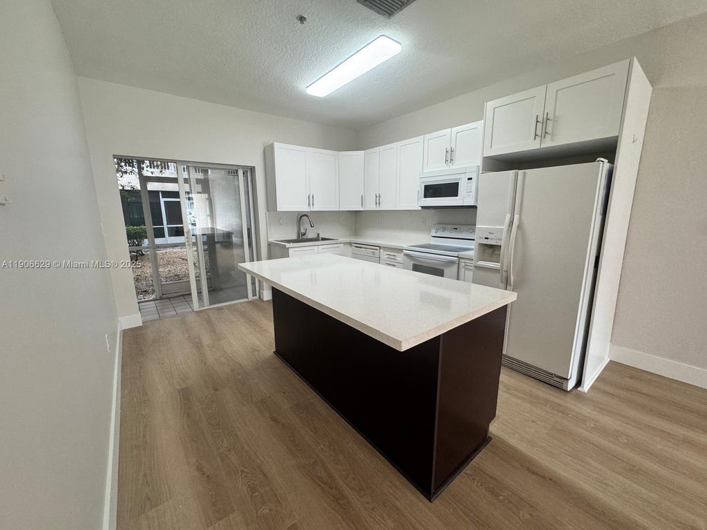 5630 Nw 114th Path 106, Doral