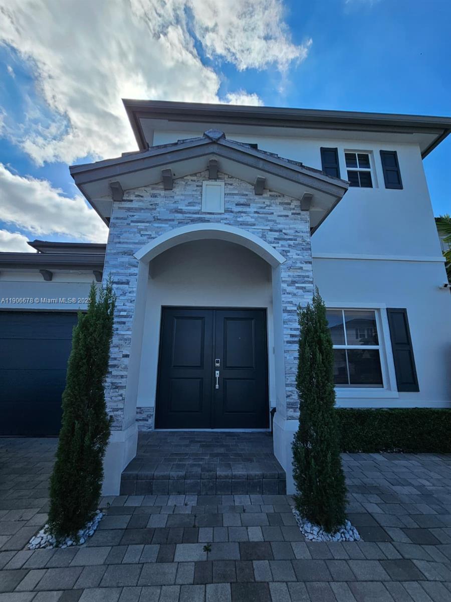 12736 Sw 215th Ter, Miami