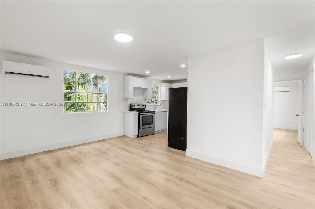 2385 Sw 17th St B, Miami