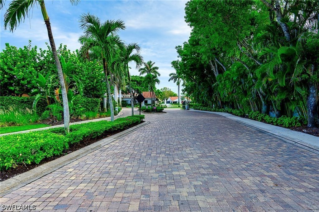 592 Beachwalk Cir N202, Naples