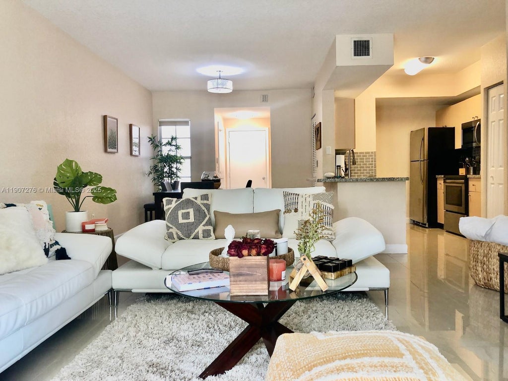 2532 Centergate Dr 102, Miramar