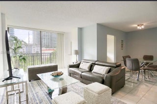 Photo of Listing #A11907405