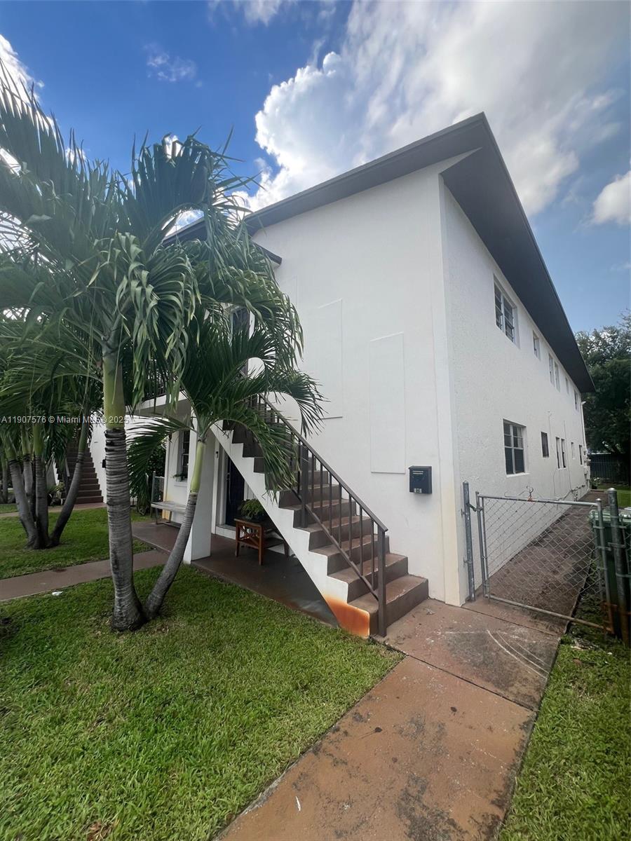 471 E 13th St 471a, Hialeah