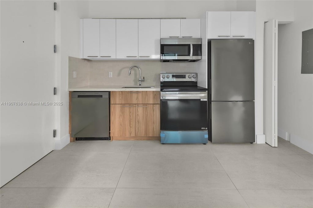 530 Sw 11th Ave 302, Miami