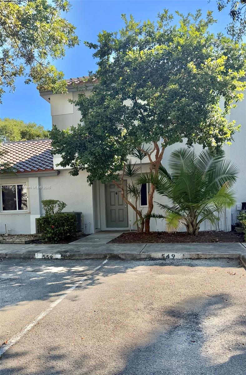 549 Nw 208th Way 549, Pembroke Pines