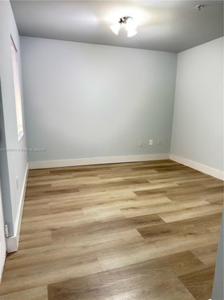 Photo of Listing #A11900031