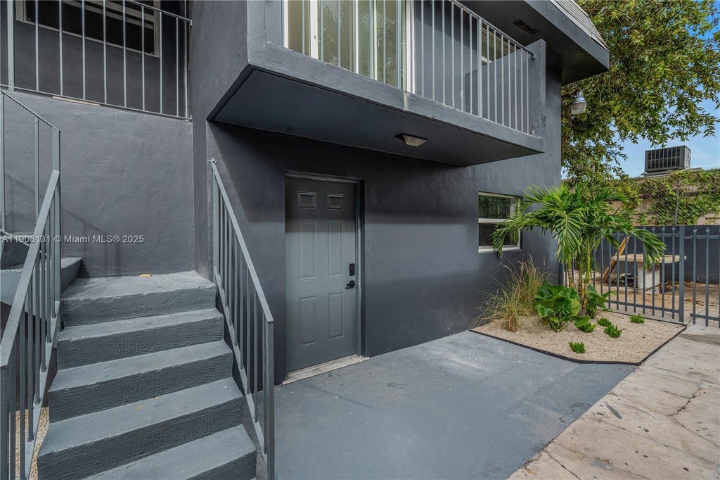 421 Sw 9th St 3, Miami