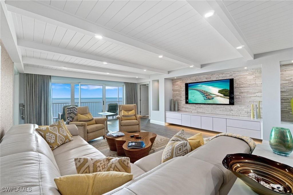 9051 Gulf Shore Dr Ph3, Naples