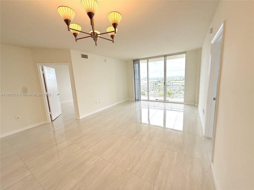 19501 W Country Club Dr 1410, Aventura