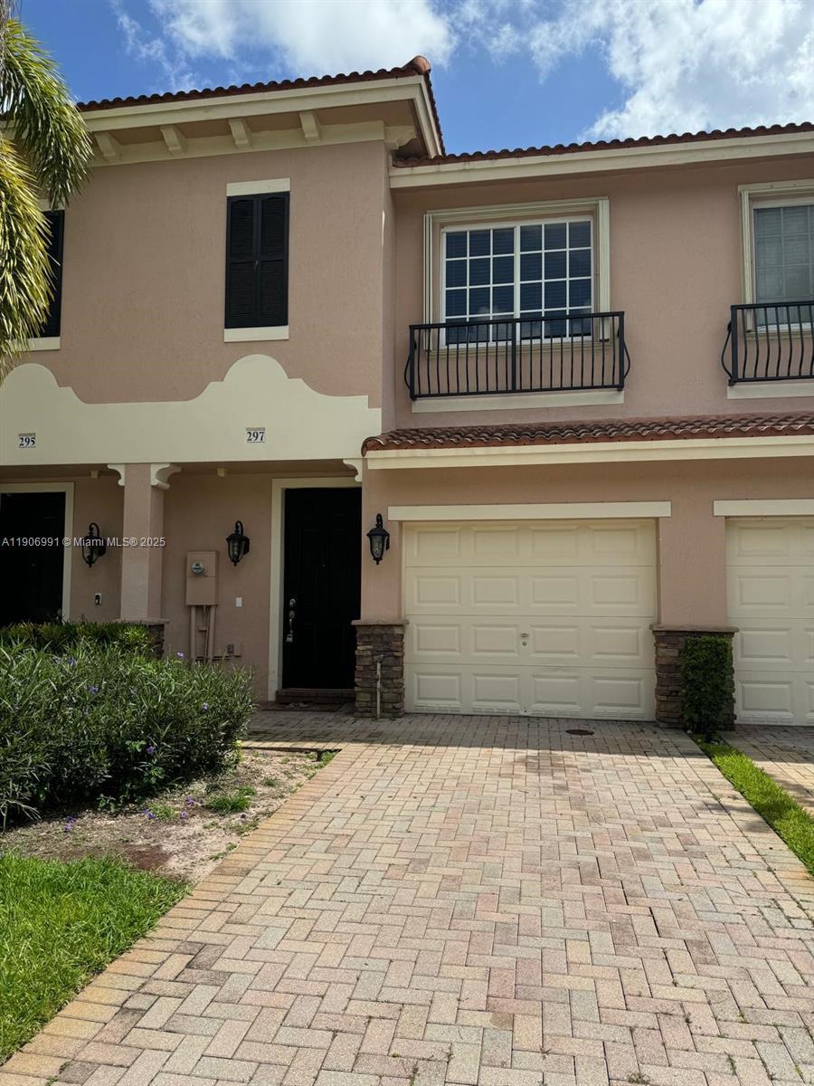 297 Las Brisas Cir, Sunrise