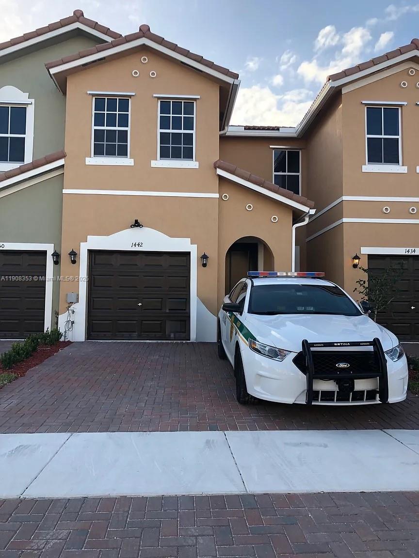 1442 Se 23rd Ter 1442, Homestead