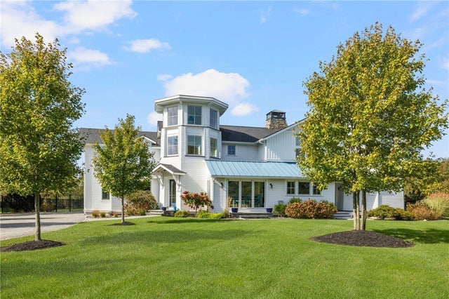 46 Carnegie Heights Dr, Portsmouth