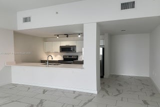 Photo of Listing #A11908971