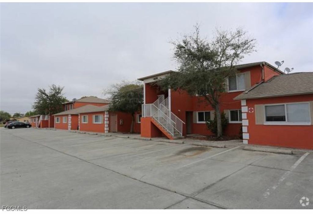 4023 Skyline Blvd 103, Cape Coral