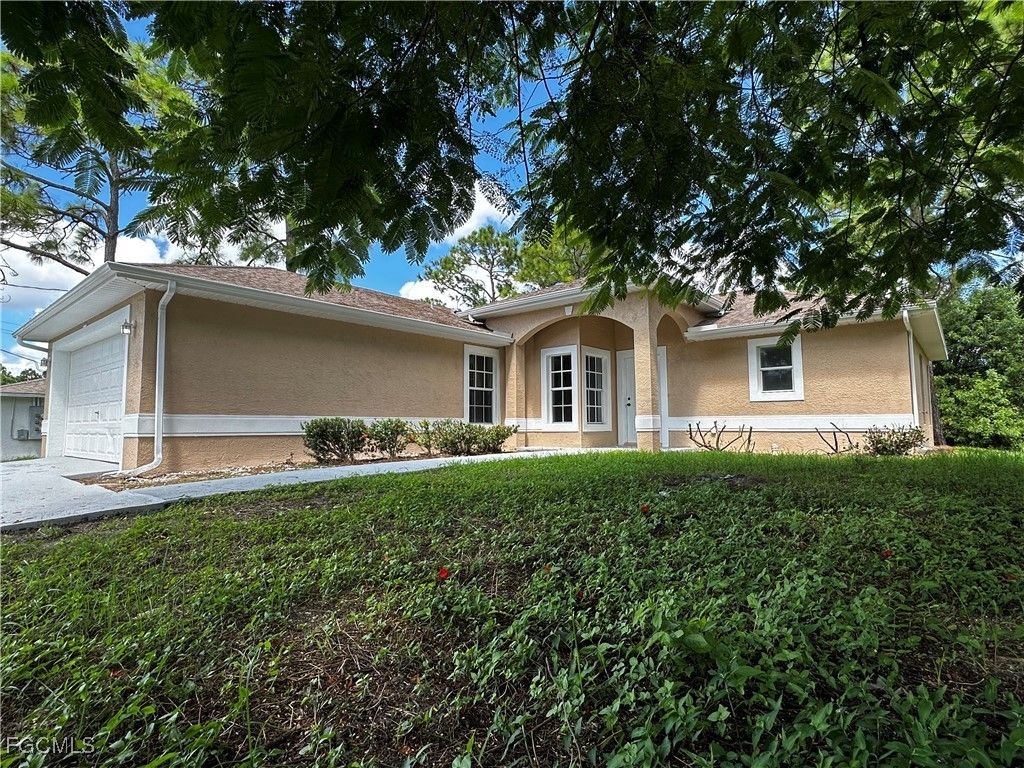 301 E 12th St, Lehigh Acres